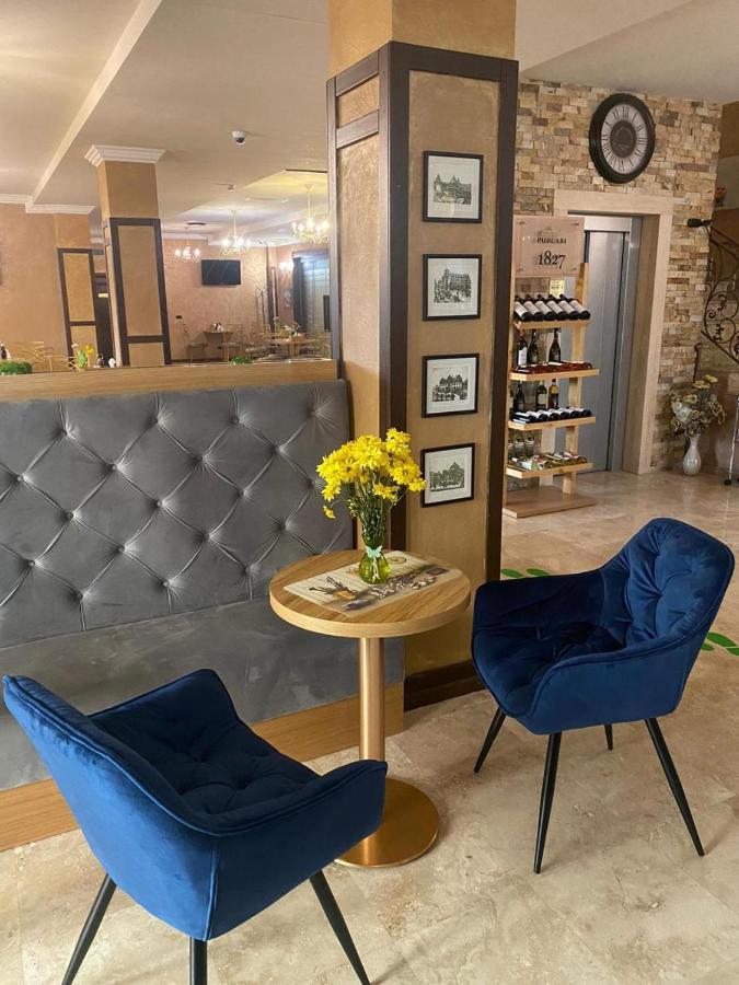 Hotel Yarus Plus Плоешти Экстерьер фото