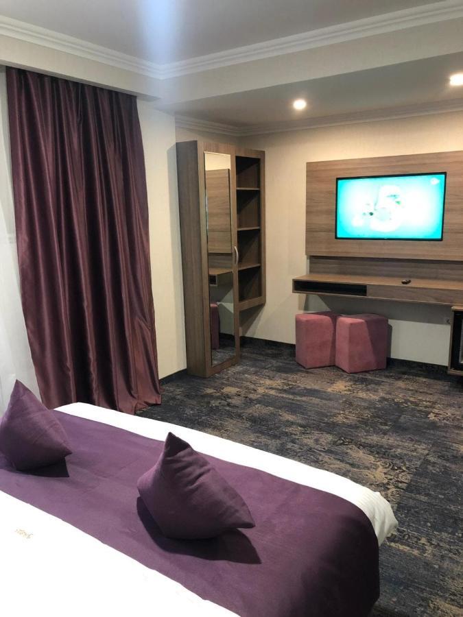 Hotel Yarus Plus Плоешти Экстерьер фото